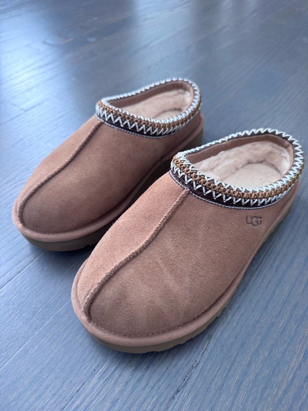 UGG Tasman Slippers – Chestnut – Like New 🤎